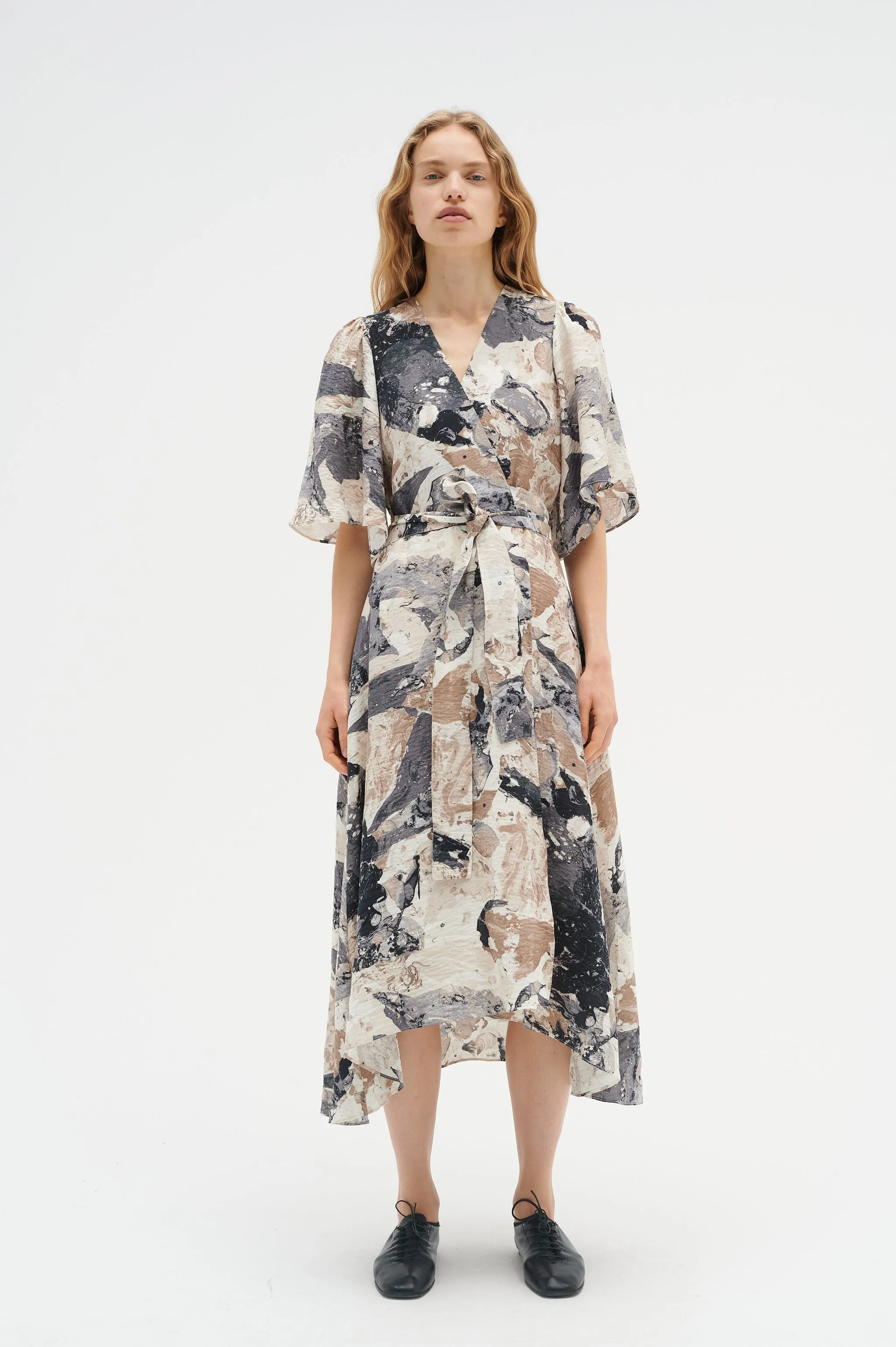 ElitaIW Wrap Dress - Graffiti Wall Grey