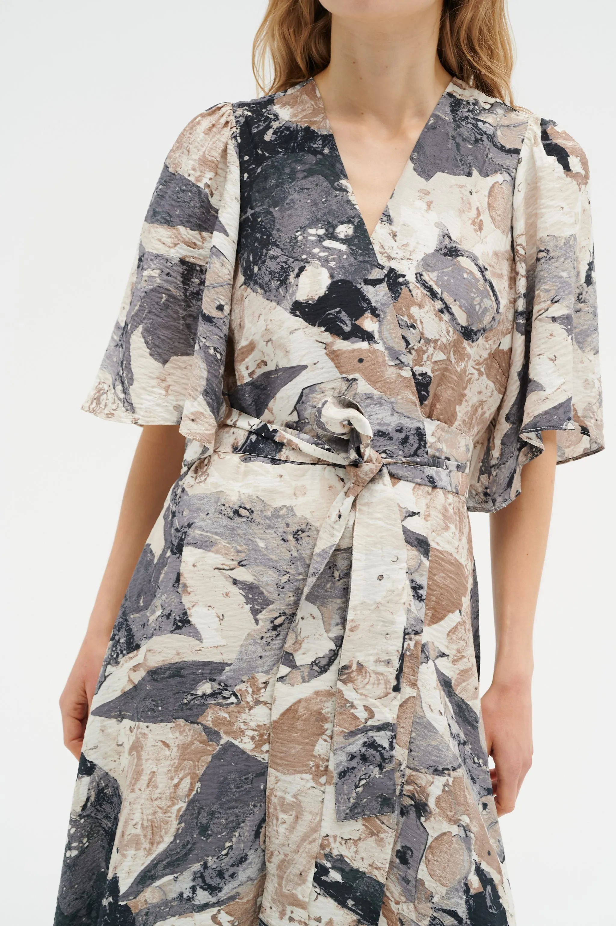 ElitaIW Wrap Dress - Graffiti Wall Grey