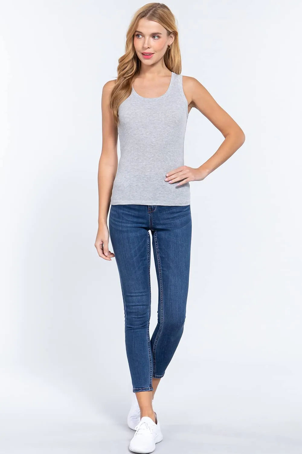 Womens- Sleeveless Ribbed Knit Scoop Neck Tank Top