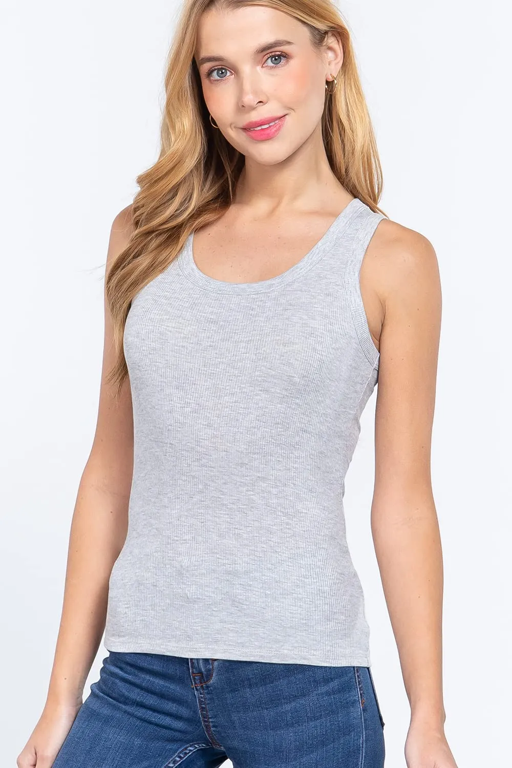 Womens- Sleeveless Ribbed Knit Scoop Neck Tank Top