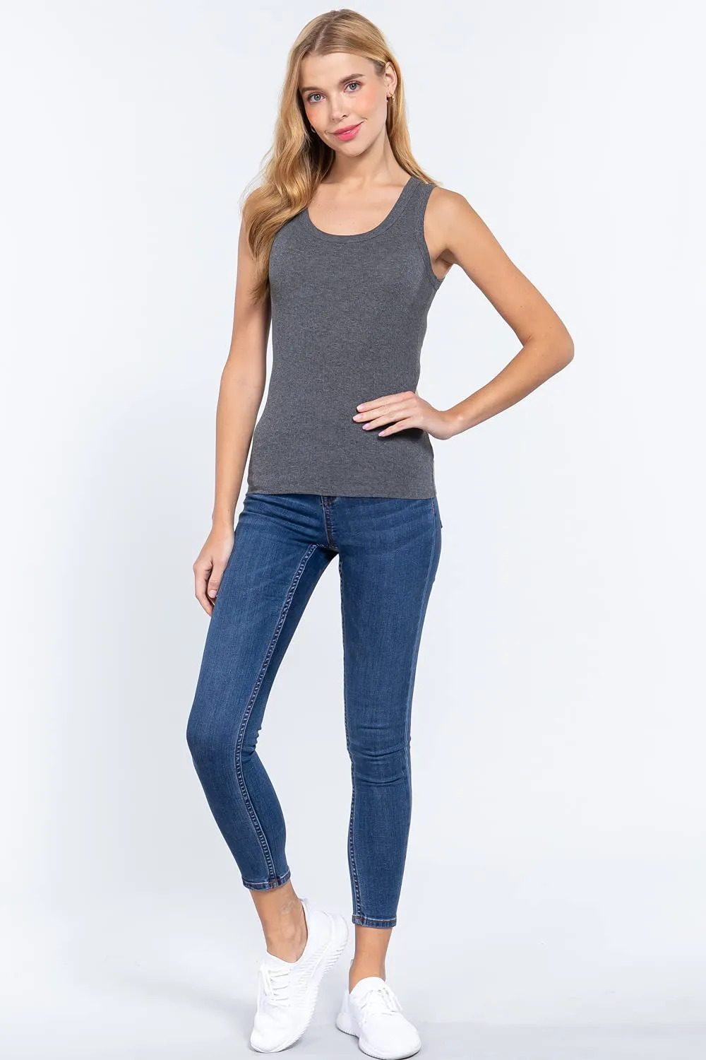 Womens- Sleeveless Ribbed Knit Scoop Neck Tank Top